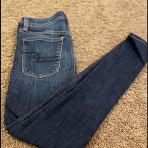 American Eagle size 6 skinny jeans